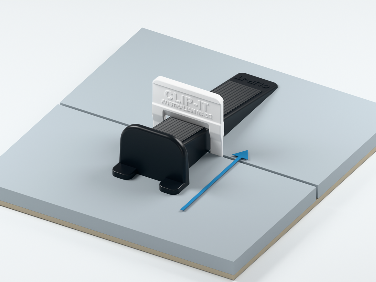 Insert and tighten the wedges using the white 1.5 mm clip and black wedge supplied in the starter kit
